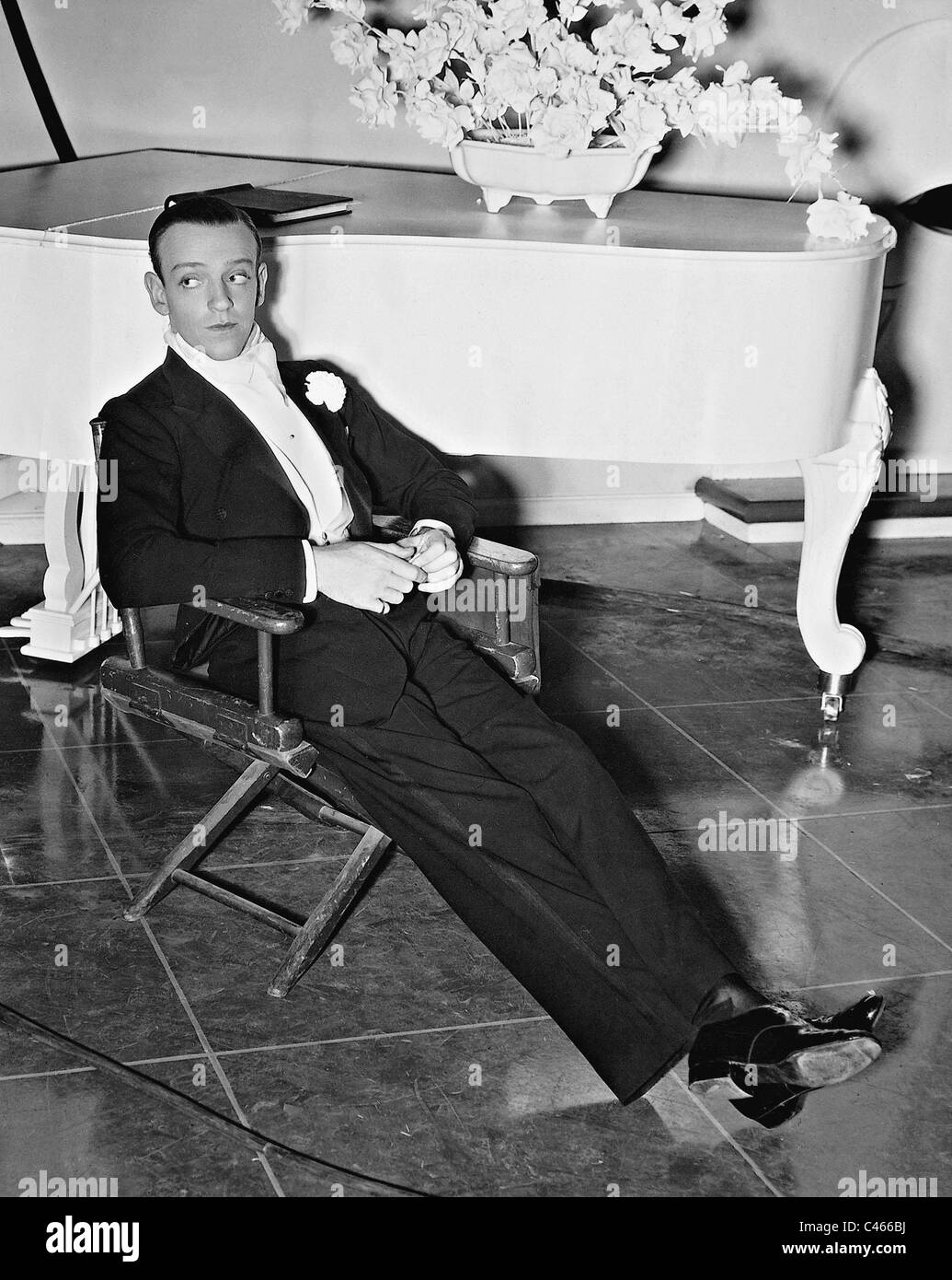 Fred Astaire in a shooting break of 'Top Hat', 1935 Stock Photo Alamy