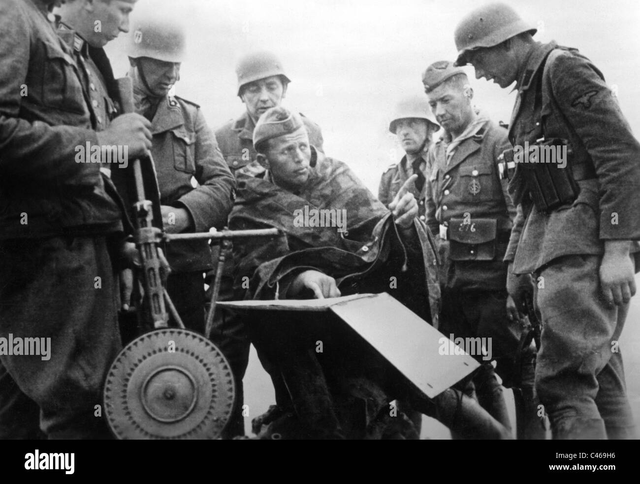 Second World War: German police fighting partisans in occupied Soviet ...