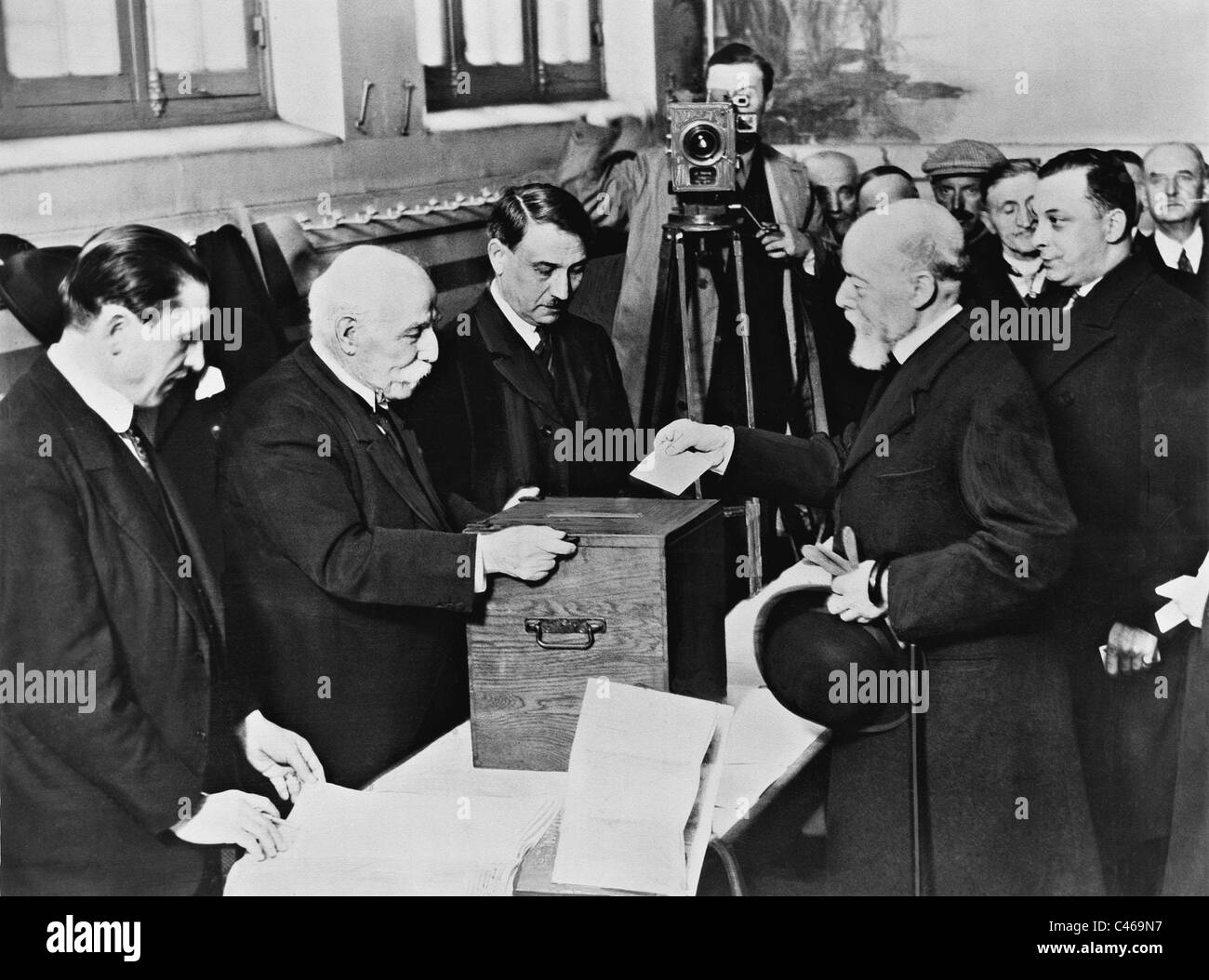 Ballot box Black and White Stock Photos & Images Alamy