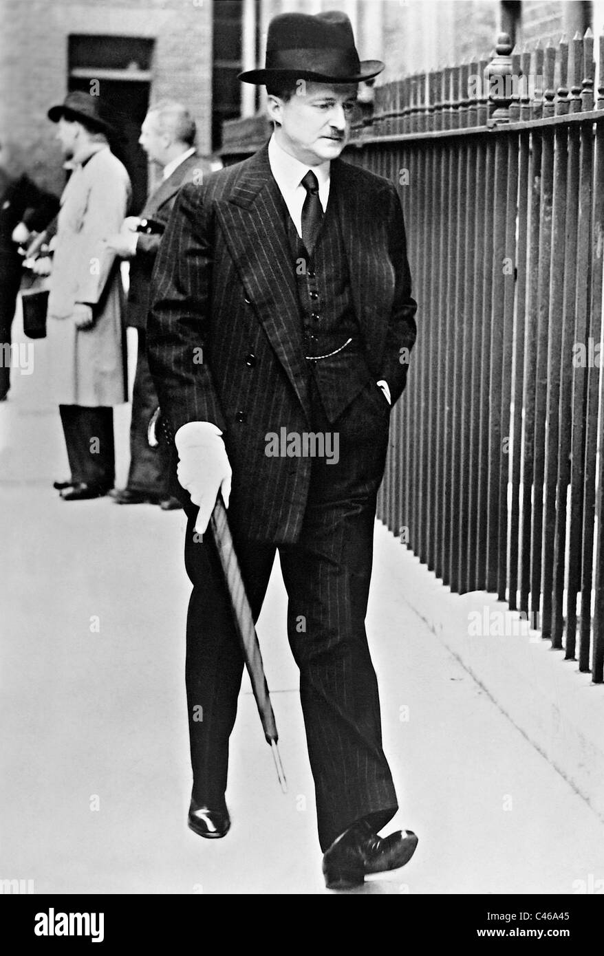 Duff Cooper in London, 1938 Stock Photo