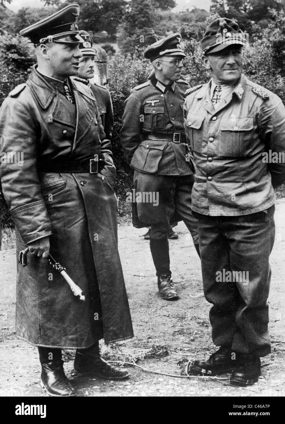 Erwin Rommel with paratroopers in Normandy, 1944 Stock Photo