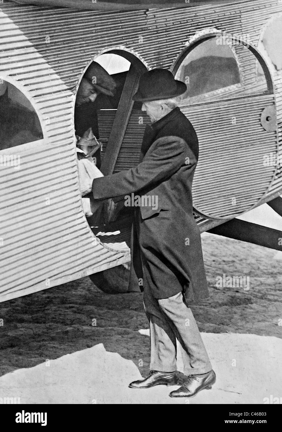 Henry Ford at the airport of Dearborn, 1925 Stock Photo