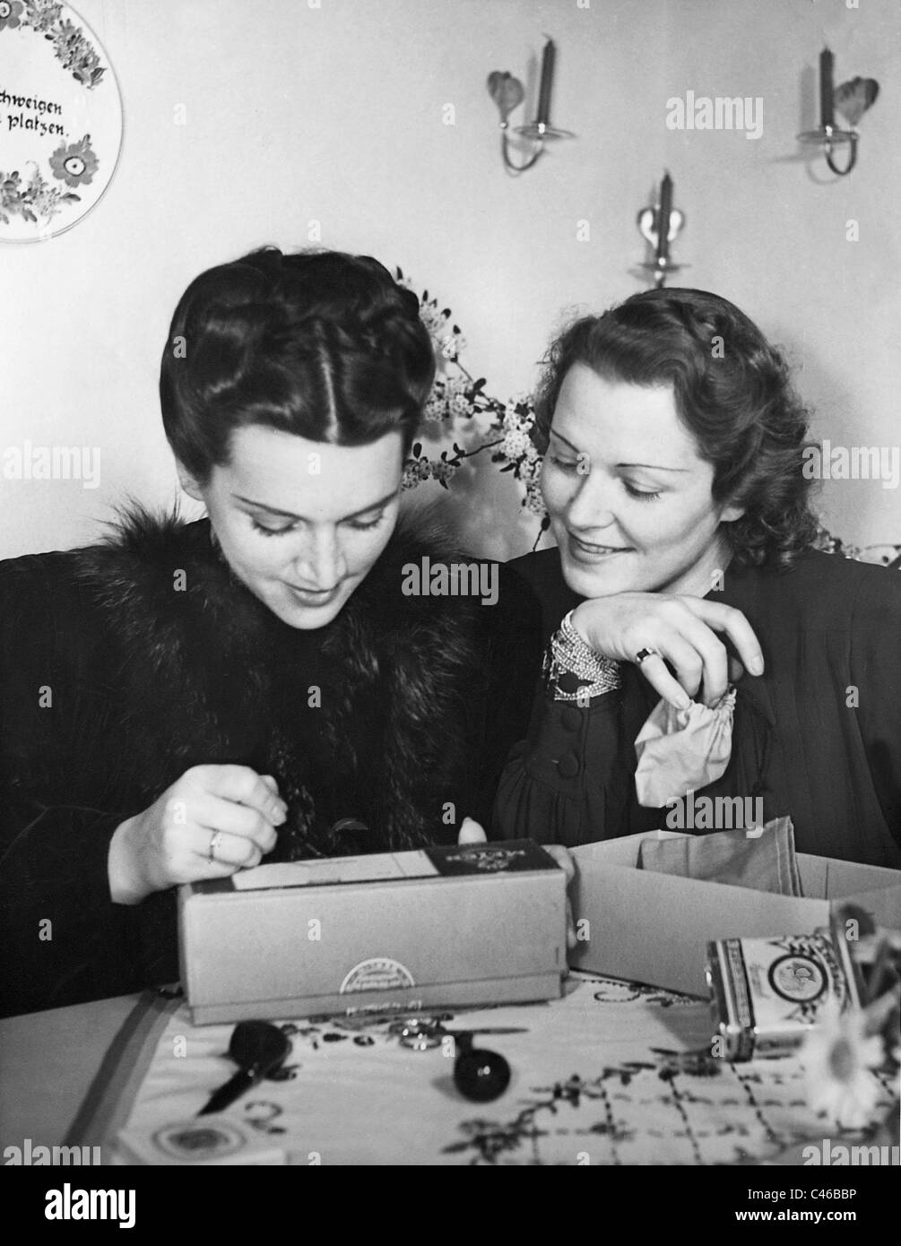 Olga Chekhova and her daughter Ada, 1940 Stock Photo