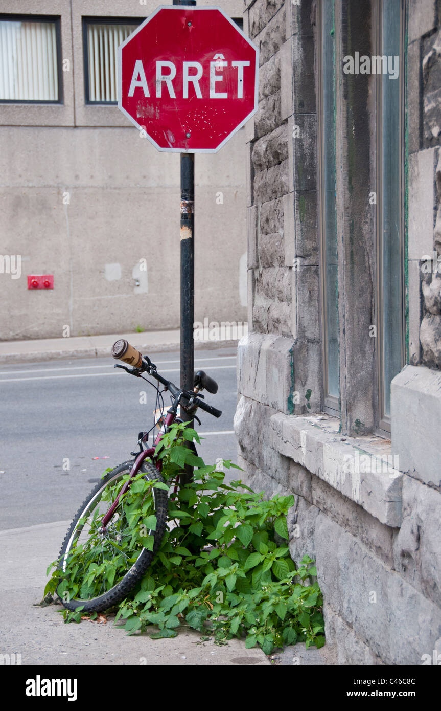Stop sign in French Montreal Stock Photo Alamy