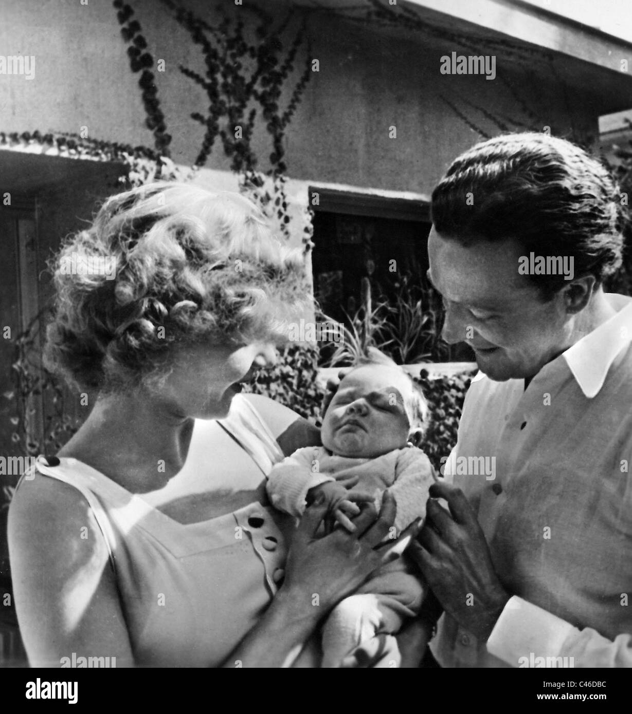 Willy Fritsch with wife and son, 1937 Stock Photo