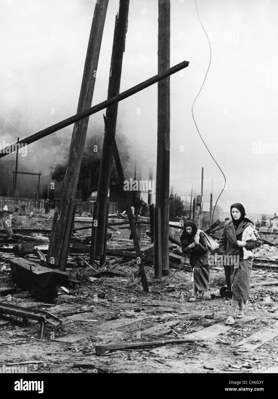 World war ii 1939 1945 evacuation hi-res stock photography and images ...