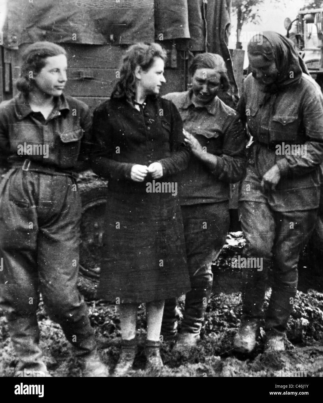 Female Red Army soldiers taken as prisoners on the Eastern Front, after 1941 (b/w photo) Stock Photo