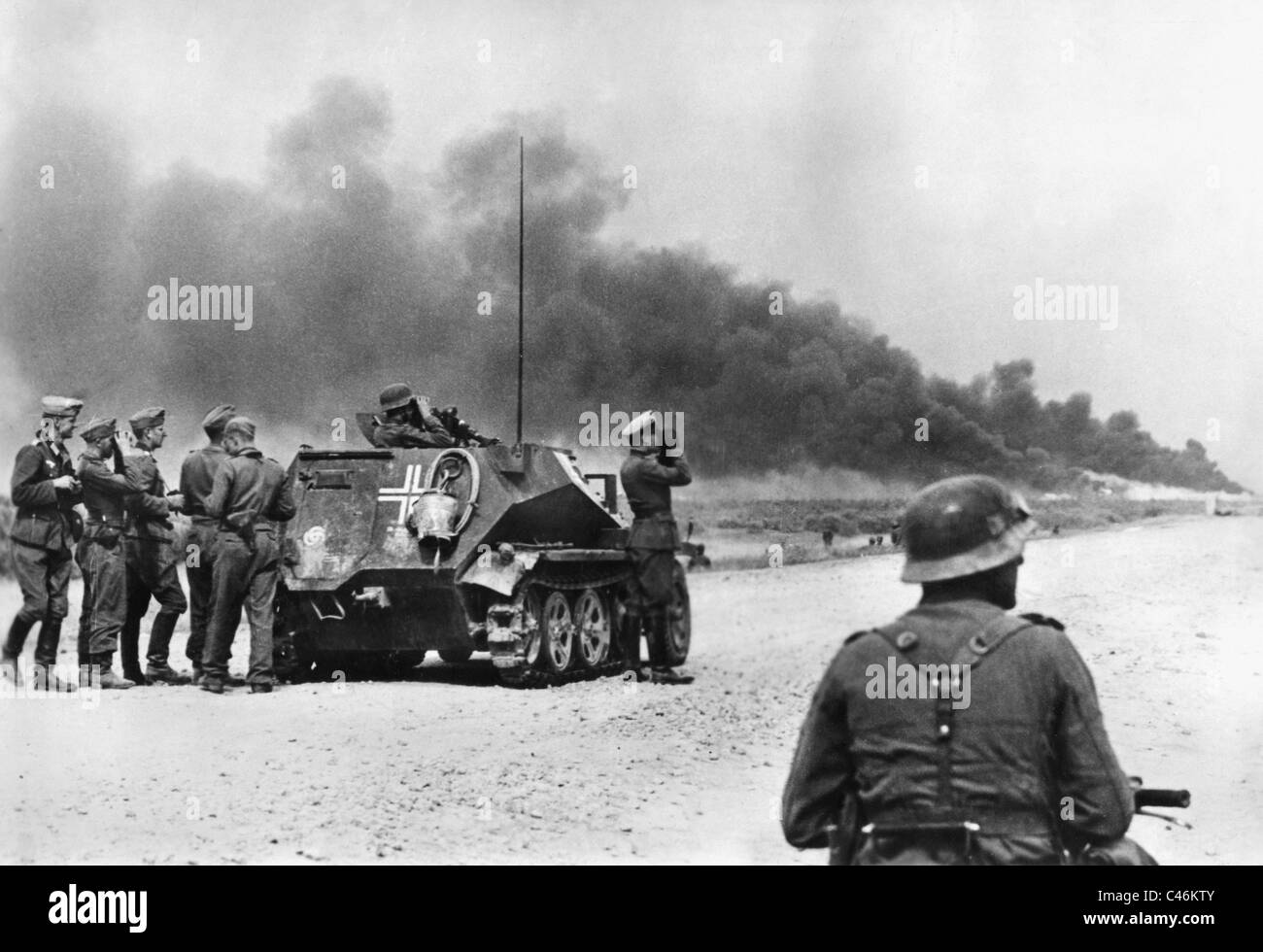 Second World War: Troops of German Army Group North advancing and ...