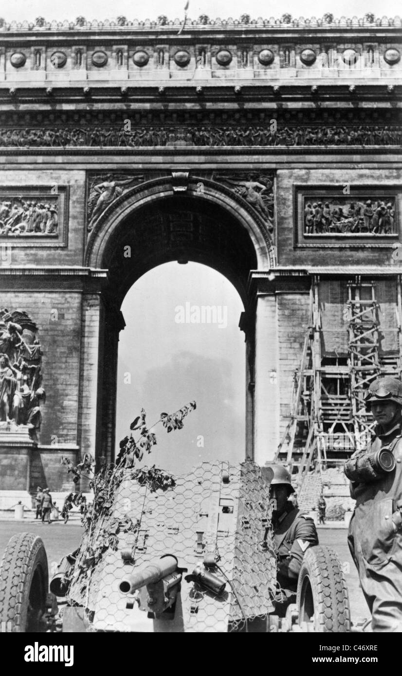 Wehrmacht arc de triomphe Black and White Stock Photos & Images - Alamy