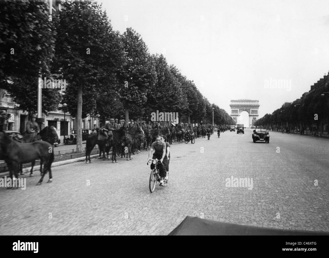 Wehrmacht arc de triomphe hi-res stock photography and images - Alamy