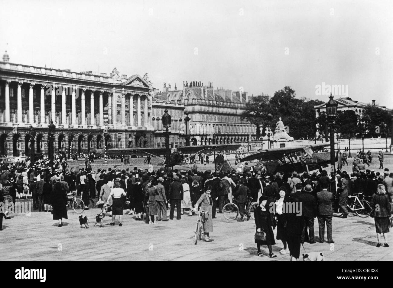 Wehrmacht arc de triomphe 1940 hi-res stock photography and images - Alamy