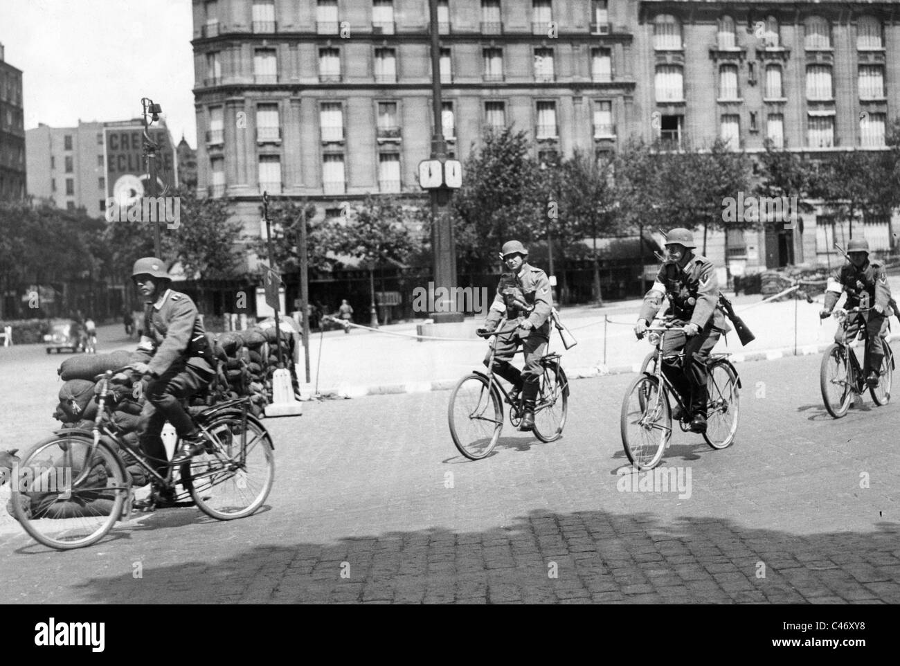 Wehrmacht arc de triomphe 1940 hi-res stock photography and images - Alamy
