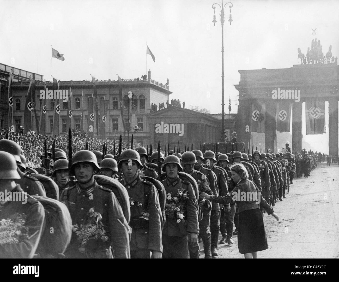second-world-war-victory-parade-in-berlin-and-other-german-cities-C46Y9C.jpg