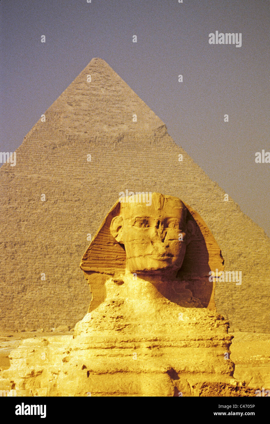 The Sphinx and Khafre Pyramid at Giza Stock Photo - Alamy