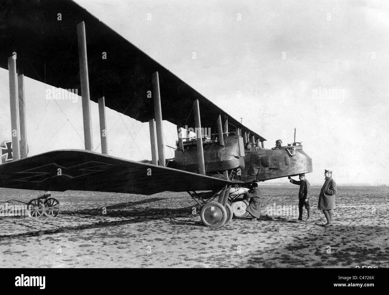 Первые немецкие самолеты. Германия аэропланы 1 мировой войны. Бомбардировщик Гота г 4. Самолёты 1 мировой войны. Аэропланы Германии первой мировой.