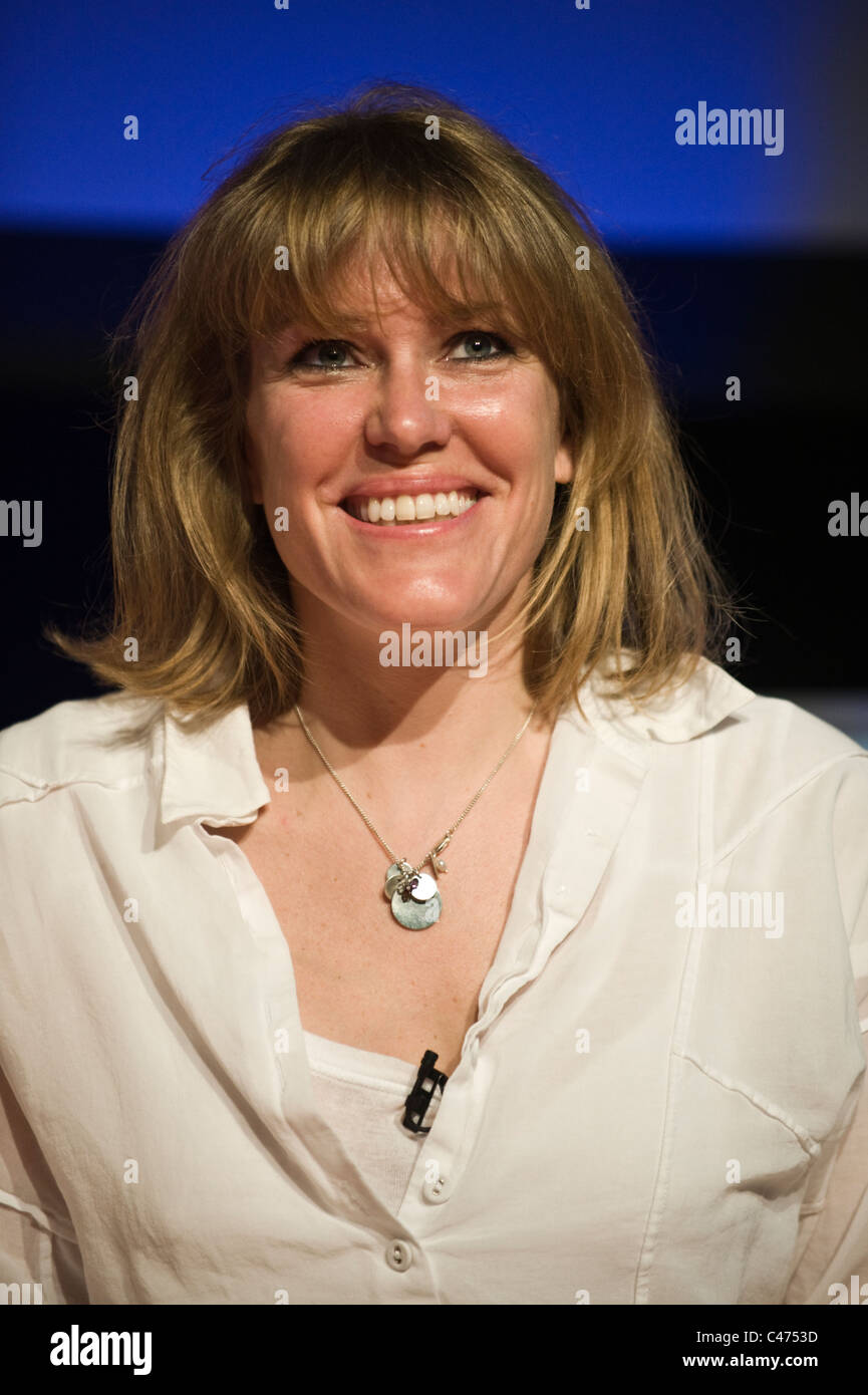 Cerys Matthews Welsh musician reading a children's book she's written to audience of children at Hay Festival 2011 Stock Photo