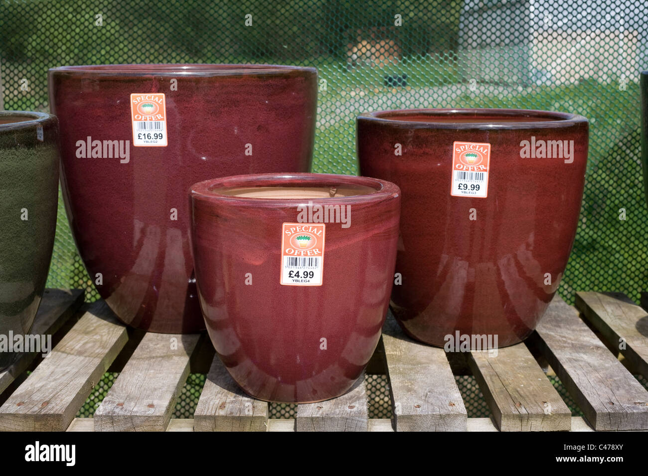 Big small hi-res stock photography and images - Alamy