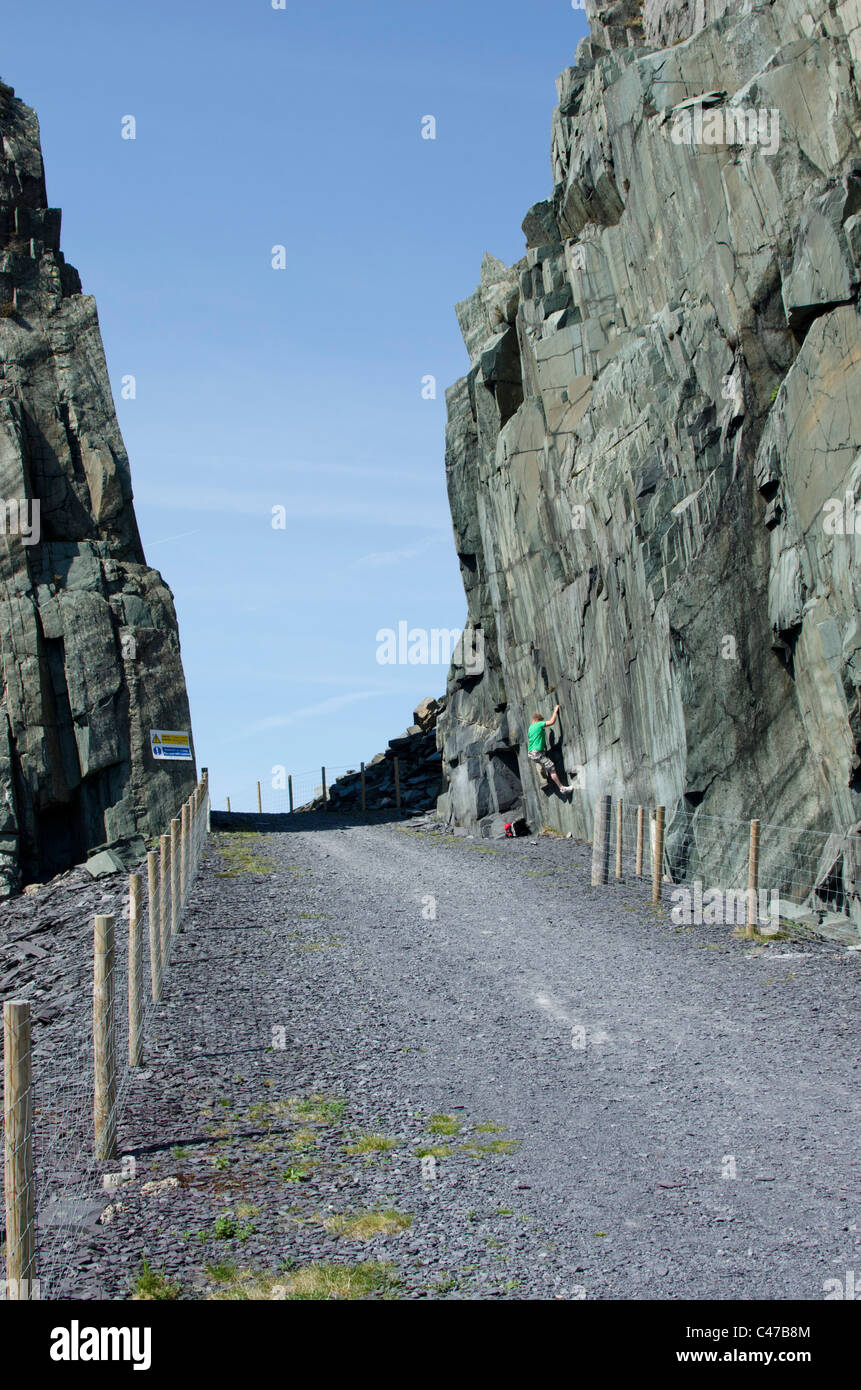Man climbing rock wales hi-res stock photography and images - Alamy