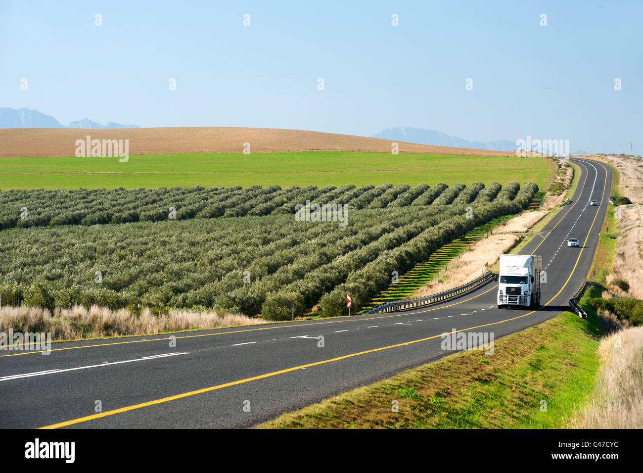 The N2 highway near Swellendam in South Africa's Western Cape Province. Stock Photo