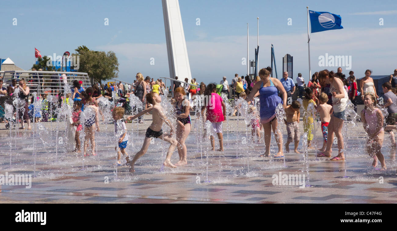 Fun at the Water Fountains, Southend-on-Sea Stock Photo
