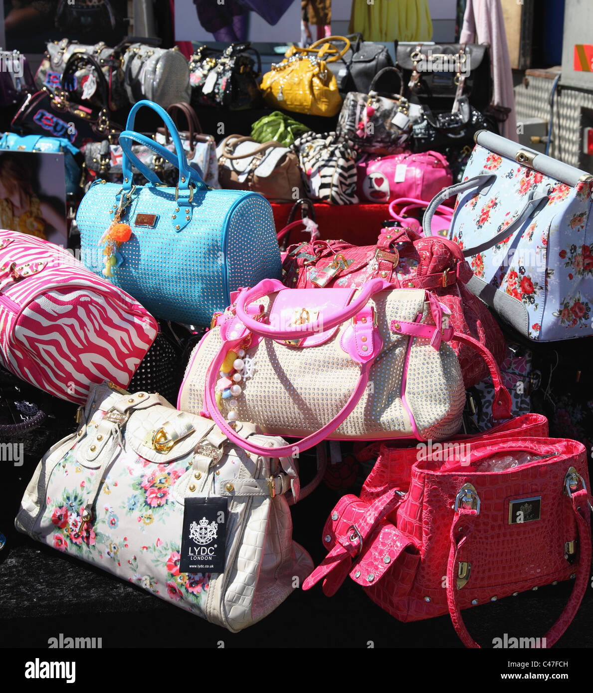 नबी करीम पर्स मार्केट / IMPORTED LADIES PURSE WHOLESALE MARKET🔥🔥 | By  EPIC LADKAFacebook