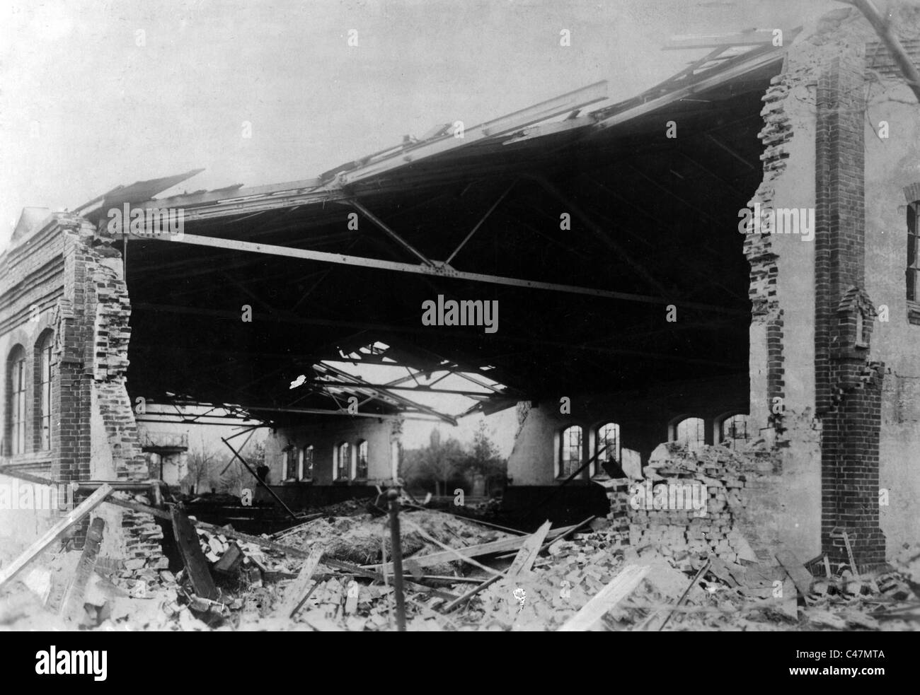 Destroyed stable in East Prussia, 1915 Stock Photo