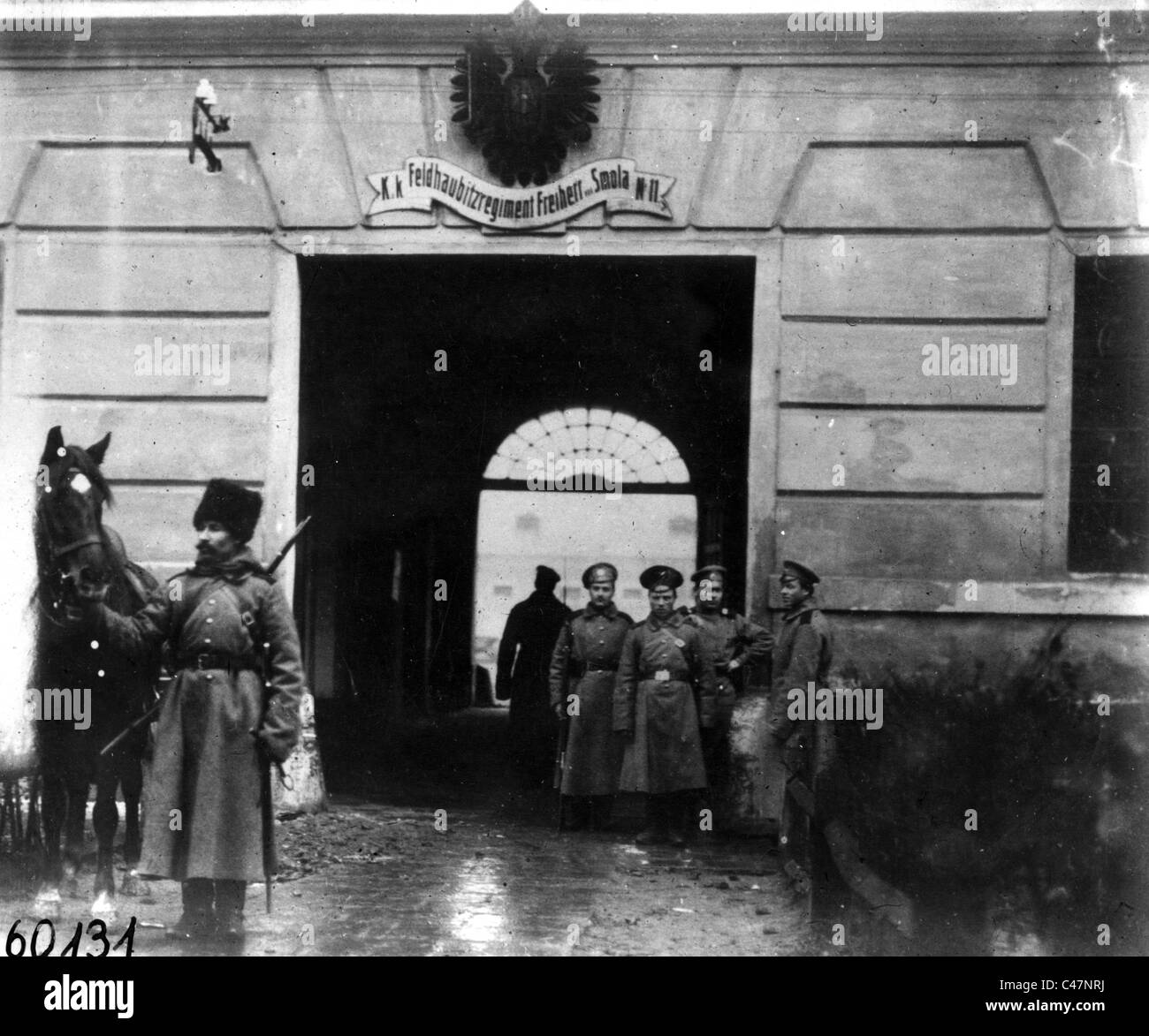 Russian soldiers in front of Austrian barracks in Lviv, 1914 Stock Photo