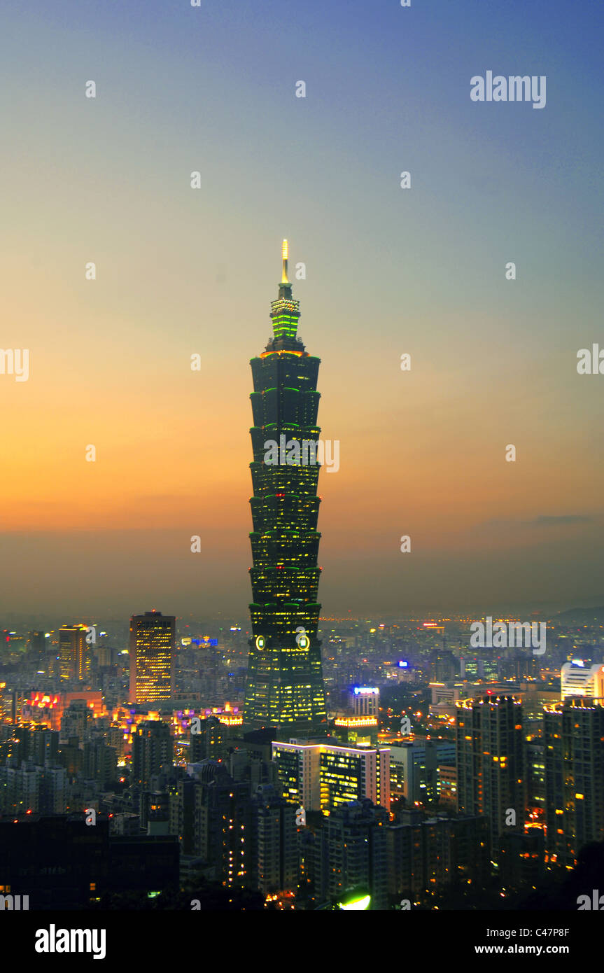 Taipei City Department Store Department Store High Resolution Stock Photography And Images Alamy