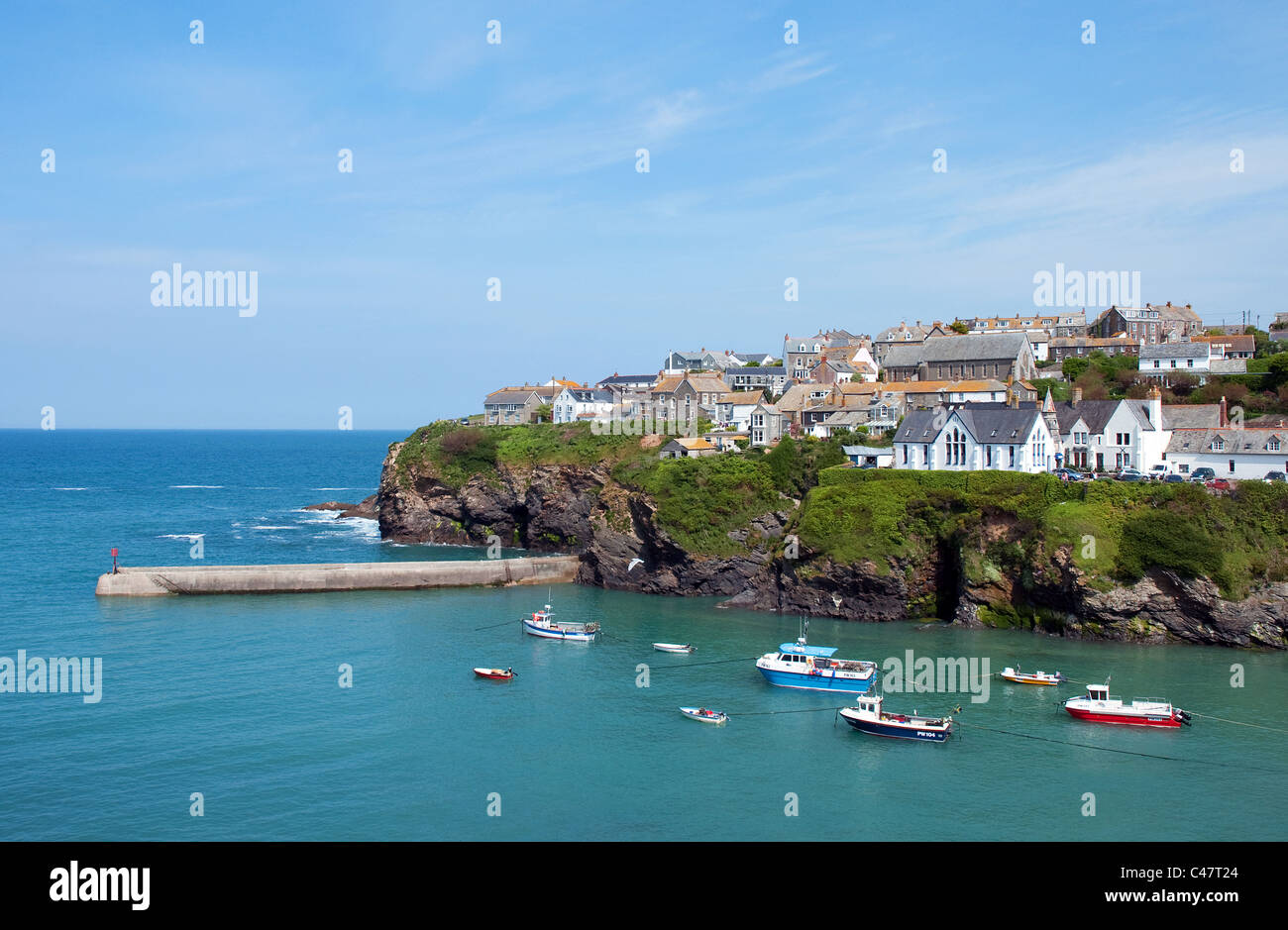 Port Isaac Sign The harbour entrance at Port Isaac in North Cornwall, UK Stock Photo ...