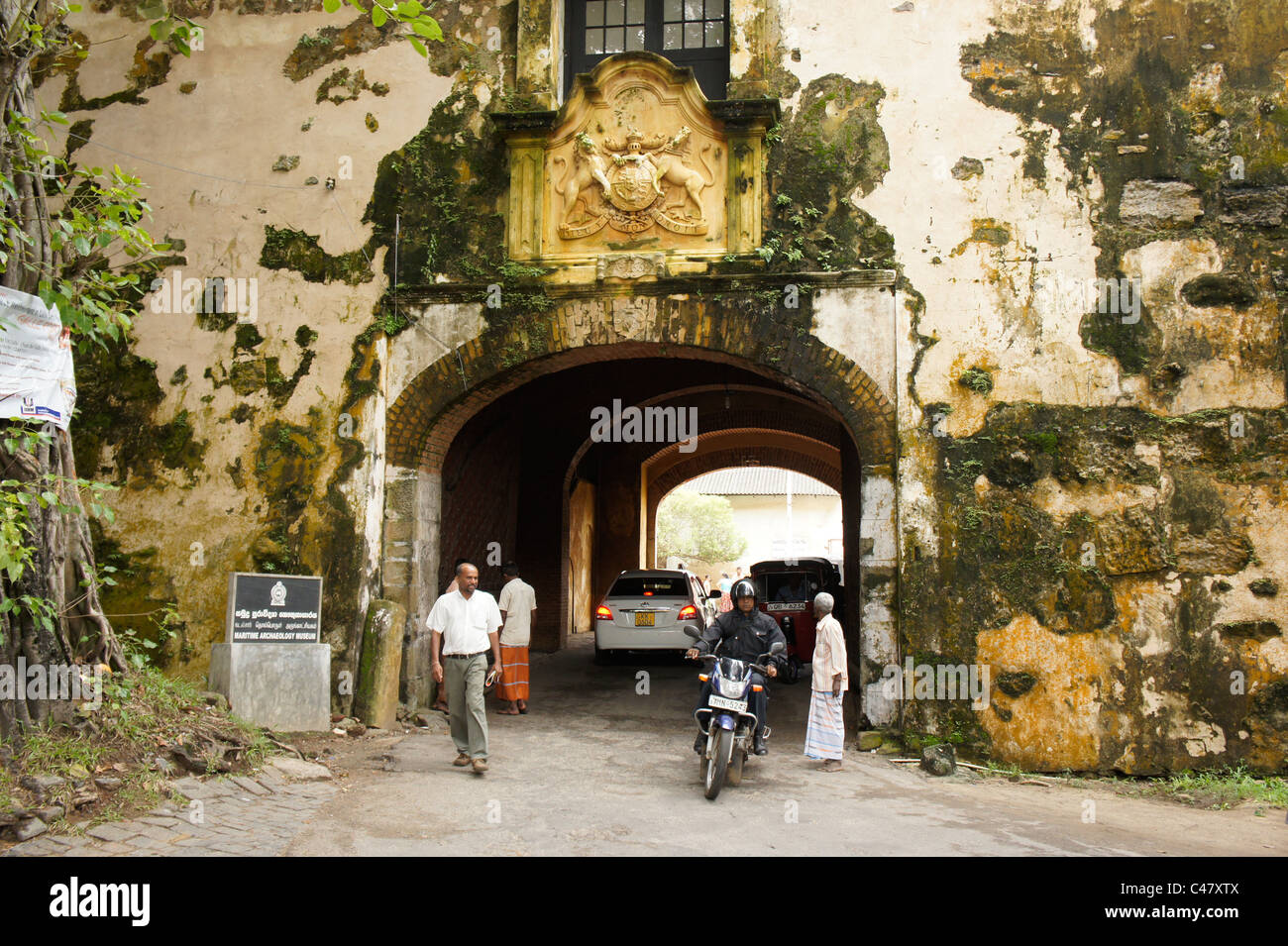 Old gate with the Royal coat of arms of the United Kingdom , entrance gate to the historic Fort in Galle, Sri Lanka Stock Photo