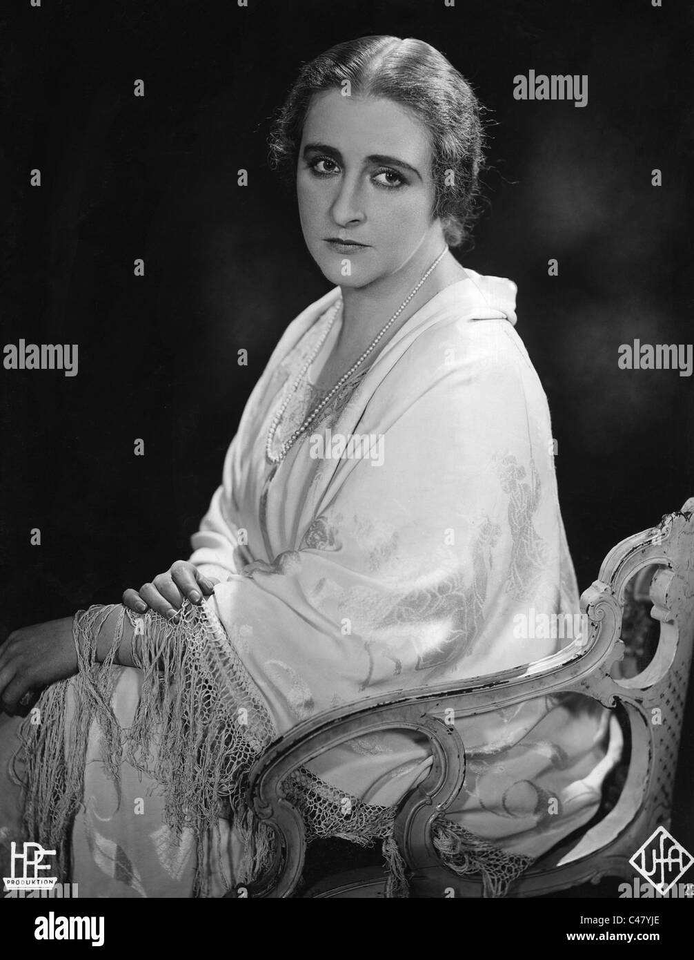 Henny Porten, in 'Die Flammen lügen', 1926 Stock Photo