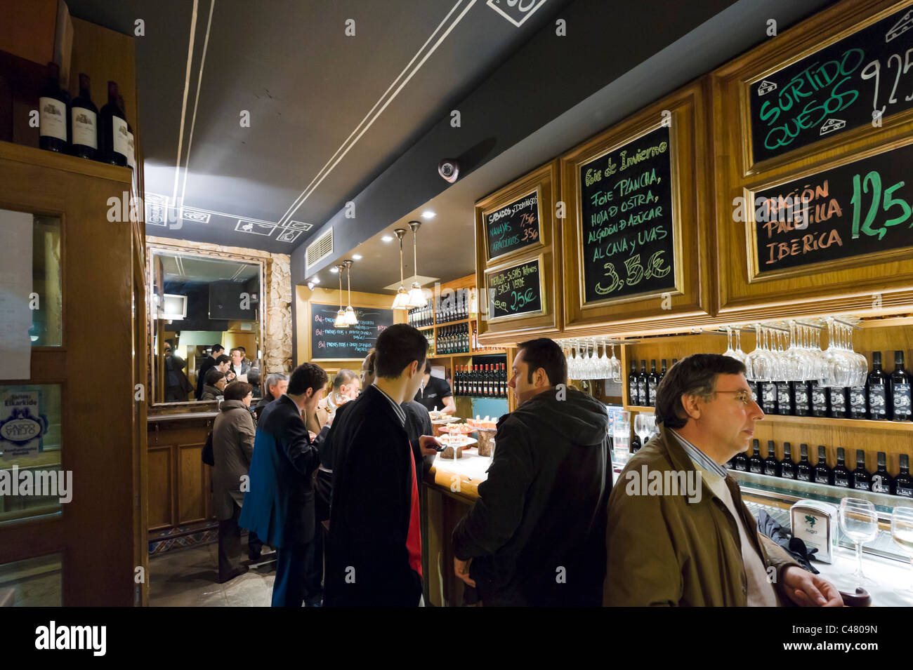 Pintxos bar on the Plaza Nueva in the historic Old Town (Casco Viejo), Bilbao, Bizkaia, Basque Country, Spain Stock Photo