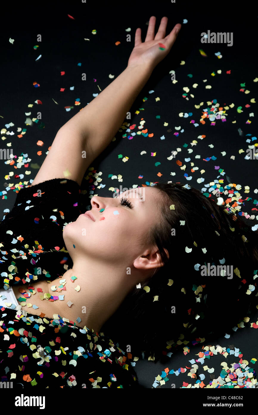 Hand throwing confetti hires stock photography and images Alamy