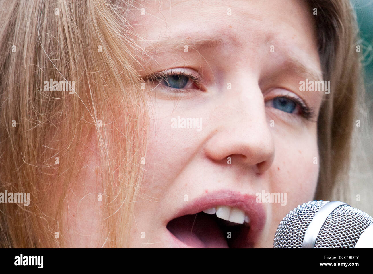 Vocalist Kristin Callahan singing jazz in Washington DC Stock Photo
