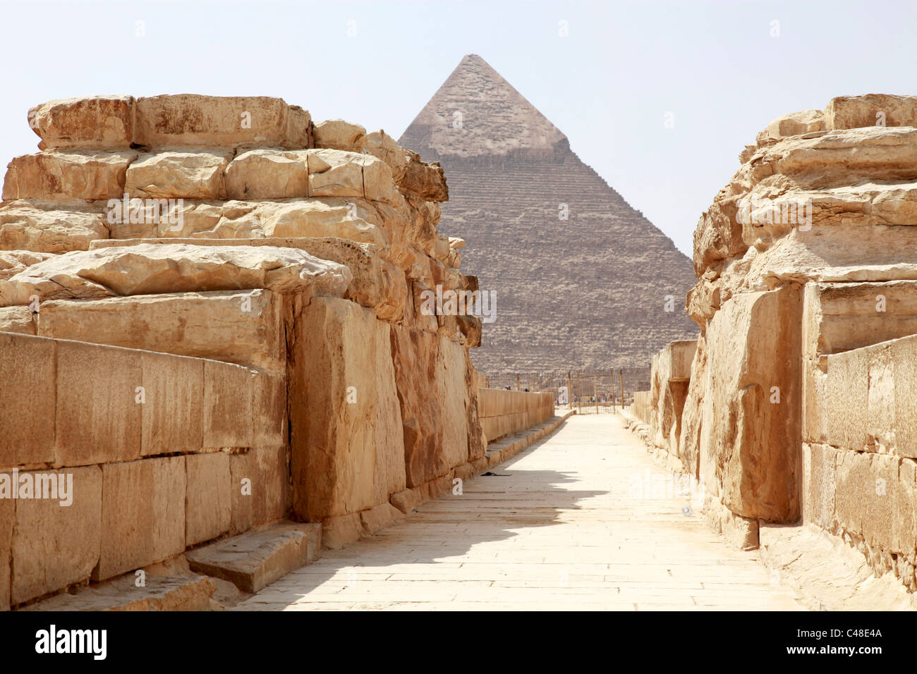 The pyramid of Khafre (Chephren), at the Pyramids of Giza, Cairo, Egypt Stock Photo