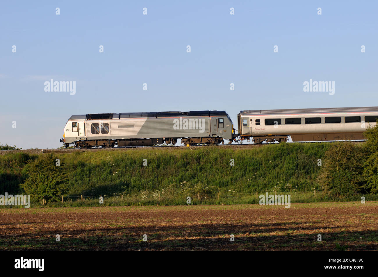 Class 67 diesel locomotive pulling Chiltern Railways train Stock Photo