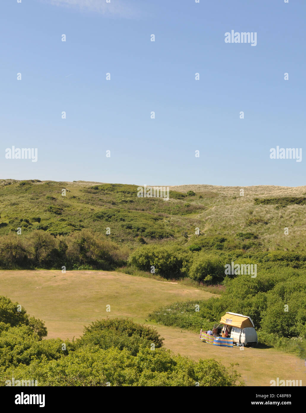 A 1980's VW Campervan on an empty campsite in Cornwall Stock Photo - Alamy