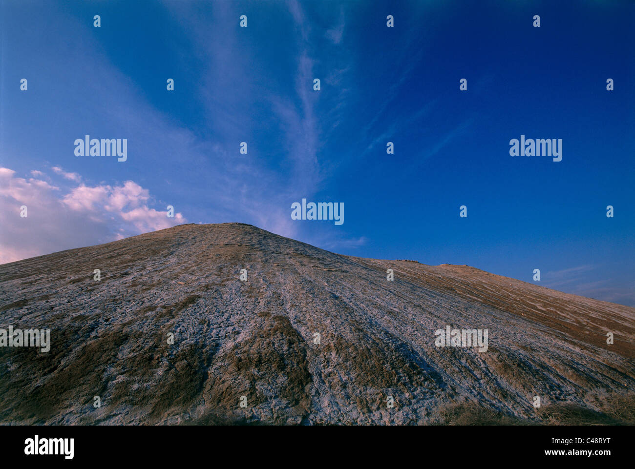 WHAT IS A PLACE WHERE EARTH AND SKY SEEM TO MEET CALLED visual data 6