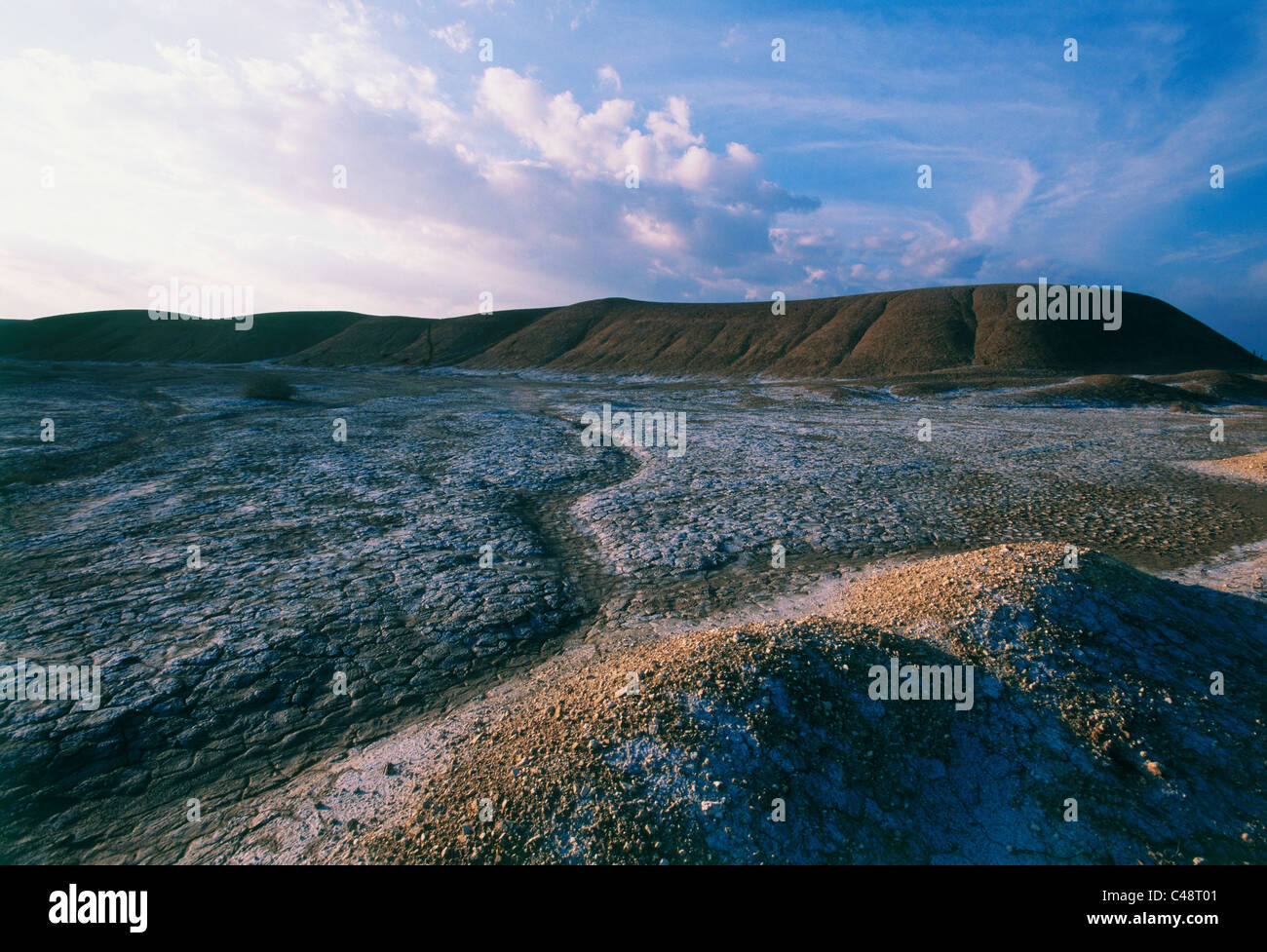 WHAT IS A PLACE WHERE EARTH AND SKY SEEM TO MEET CALLED visual data 8