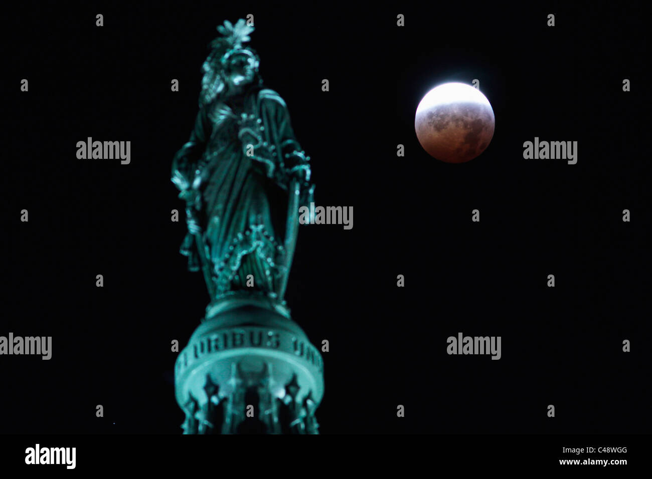 Lunar Eclipse over Washington DC Stock Photo Alamy