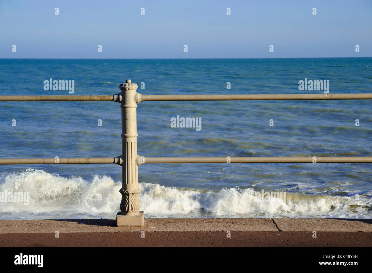 Seafront railing hi-res stock photography and images - Alamy