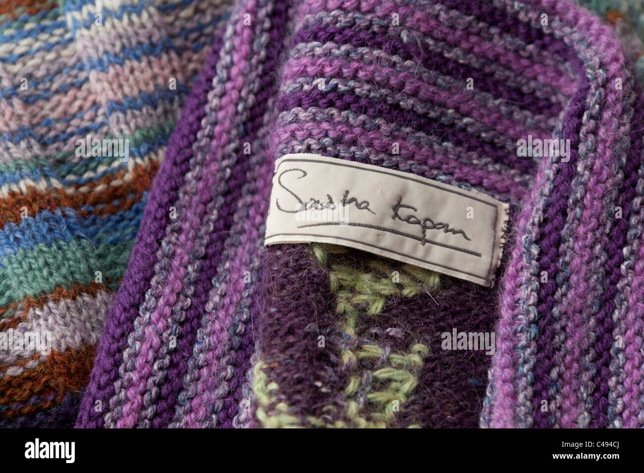 Welsh woman knitting hires stock photography and images Alamy