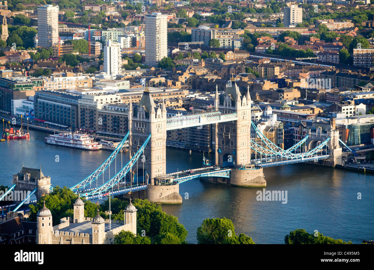 Birds eye view of the bridge hi-res stock photography and images - Alamy