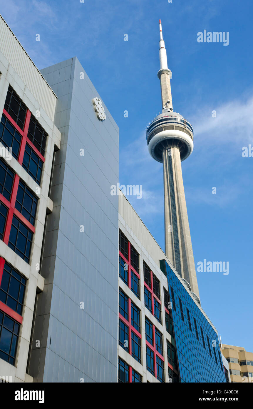 Cn tower toronto skyline summer hi-res stock photography and images - Alamy