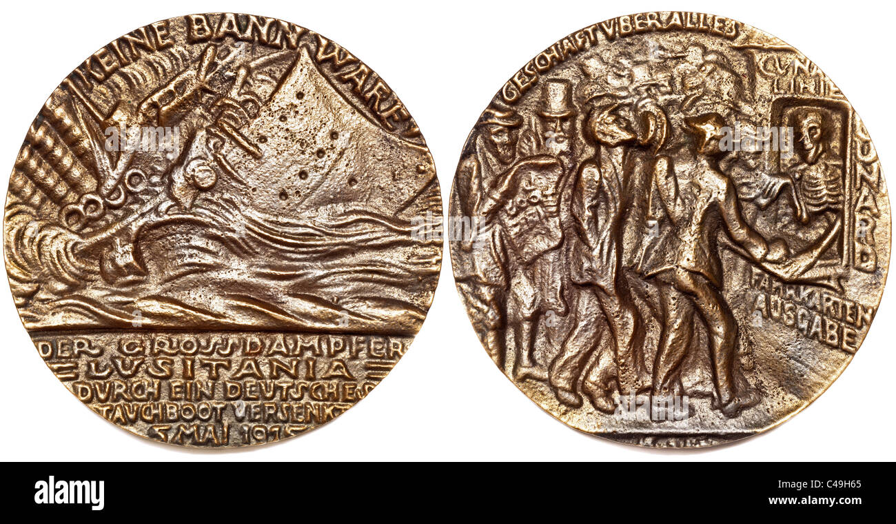 Bronze medal of sinking of the Cunard liner Lusitania by a German U Boat U-20 on 7 May 1915. Not the usual British copy. JMH4969 Stock Photo