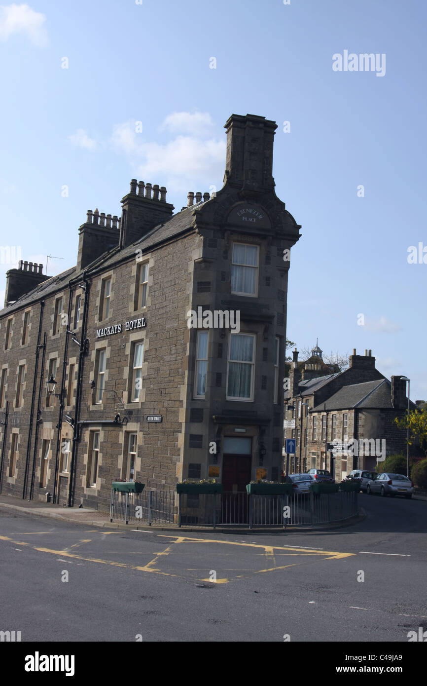 exterior-of-mackays-hotel-wick-caithness-scotland-may-2011-stock-photo