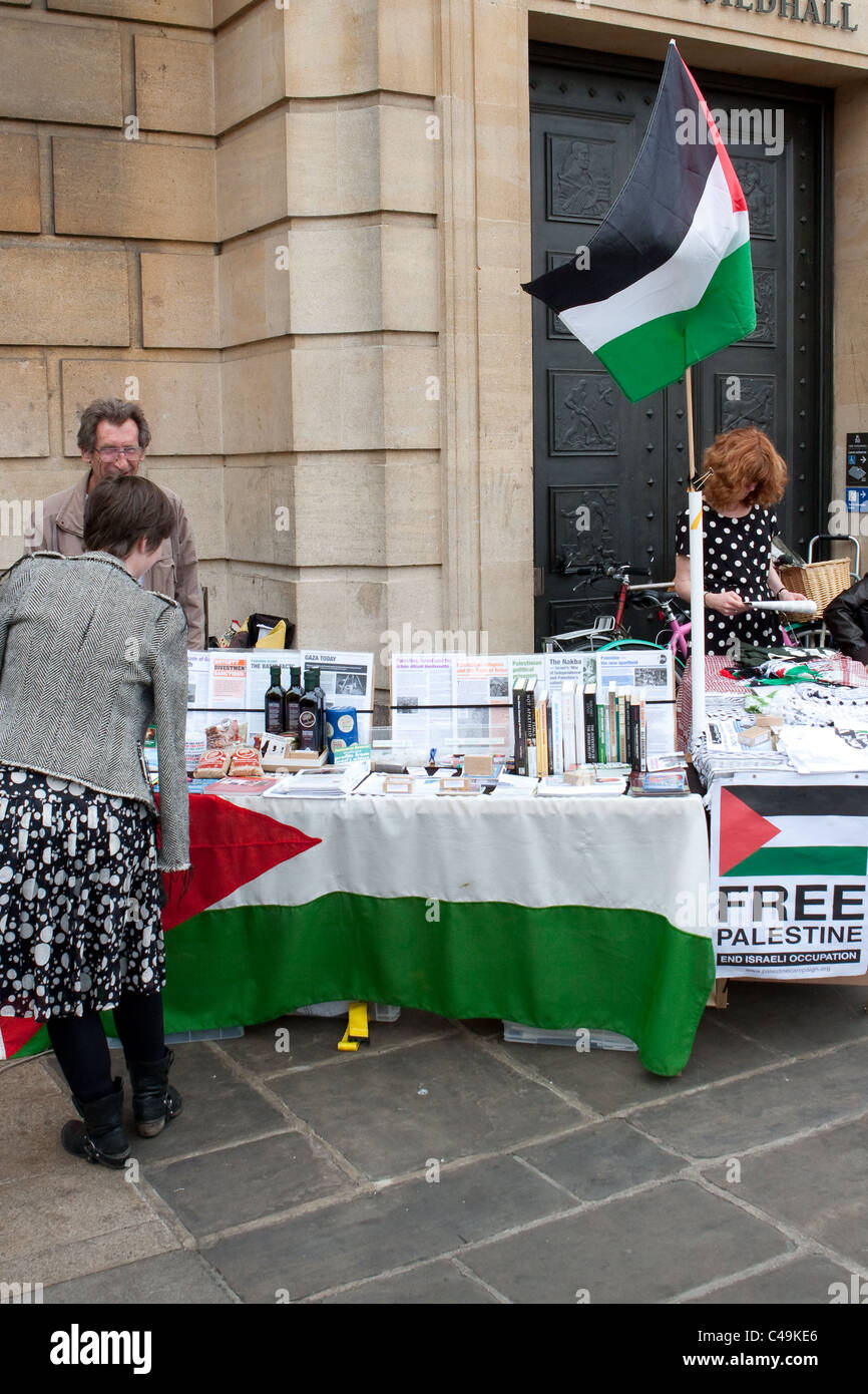 Palestine Solidarity Campaign awareness stall in Cambridge in June 2011