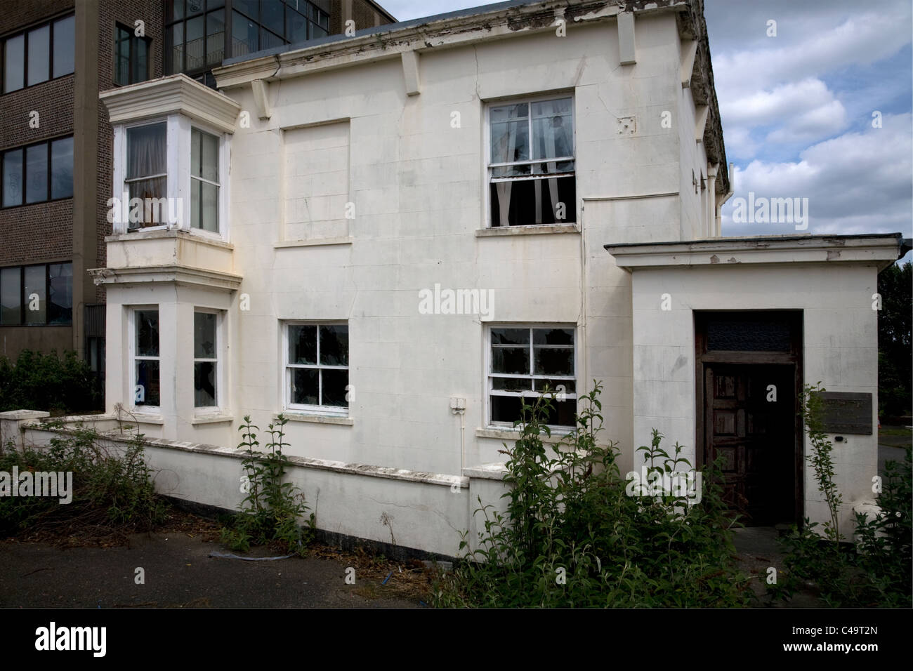 derilict house north greenwich london england Stock Photo Alamy