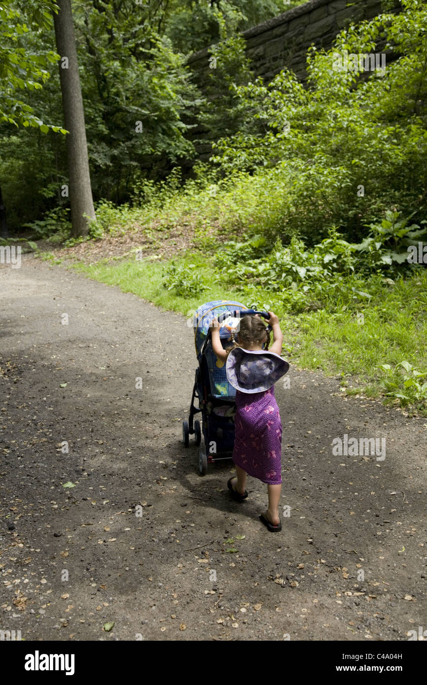 Push a stroller hi-res stock photography and images - Alamy