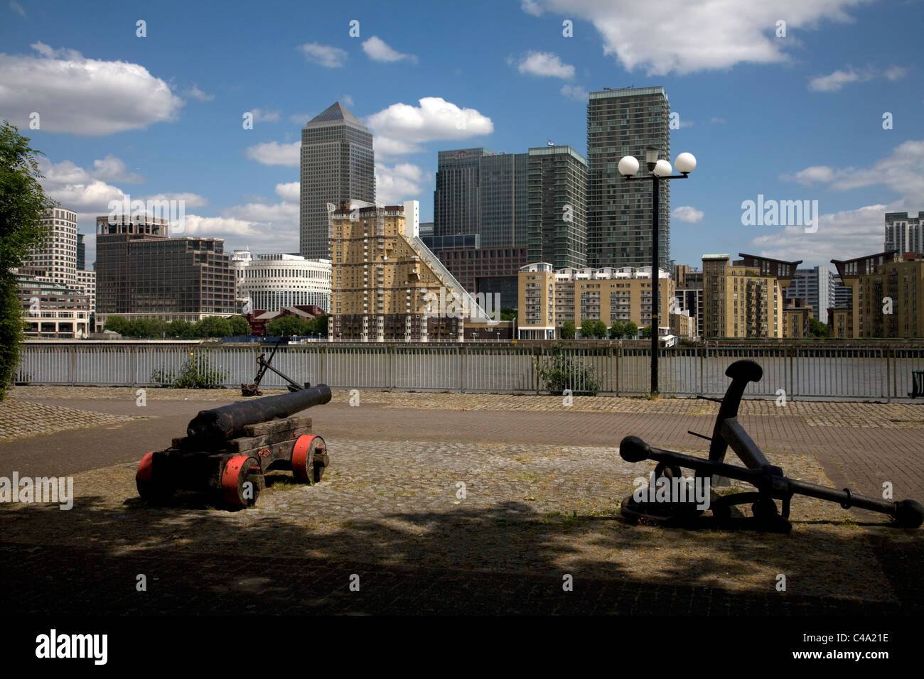 canary wharf docklands london england Stock Photo - Alamy
